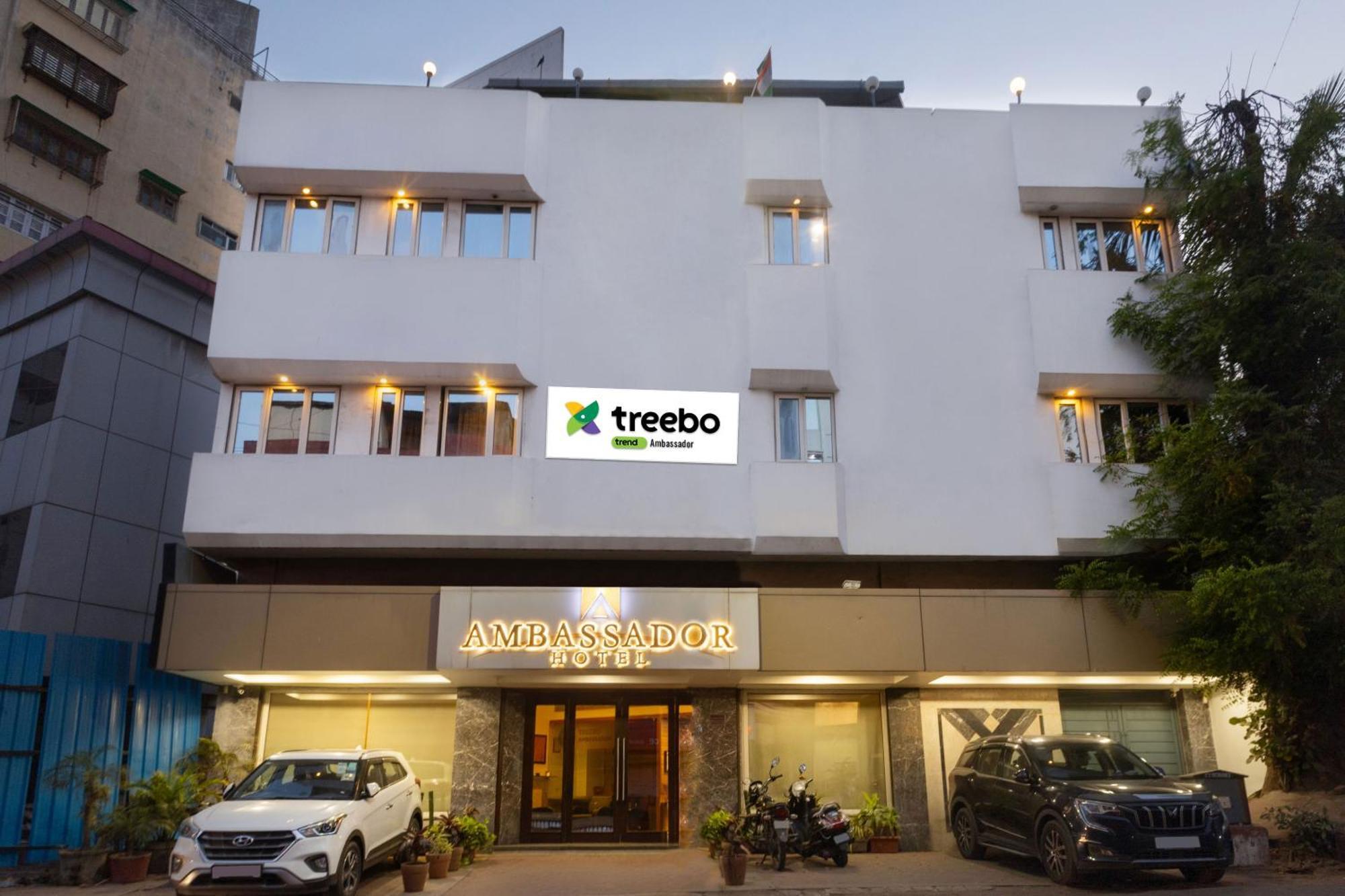 Treebo Ambassador Hotel Ahmedabad Bagian luar foto