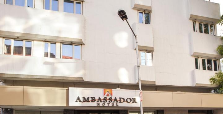 Treebo Ambassador Hotel Ahmedabad Bagian luar foto